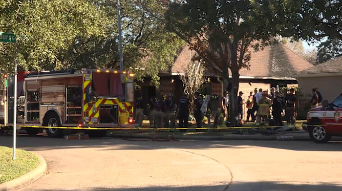 House fire claims life of elderly man in southwest Houston