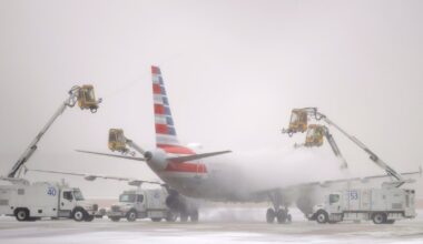 More than 1,100 Sunday flights canceled at DFW Airport, Love Field