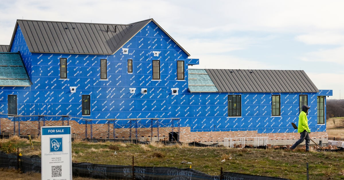 D-FW home prices continue fall and other real estate news