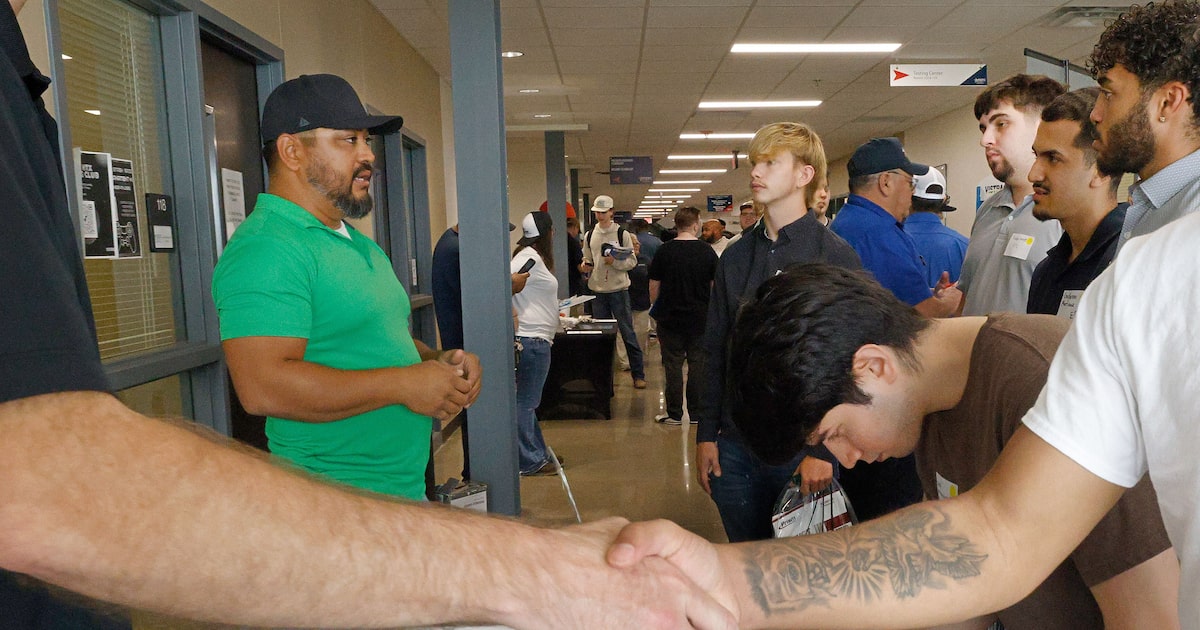 Texas jobs market mostly flat in November, but still brighter than national picture