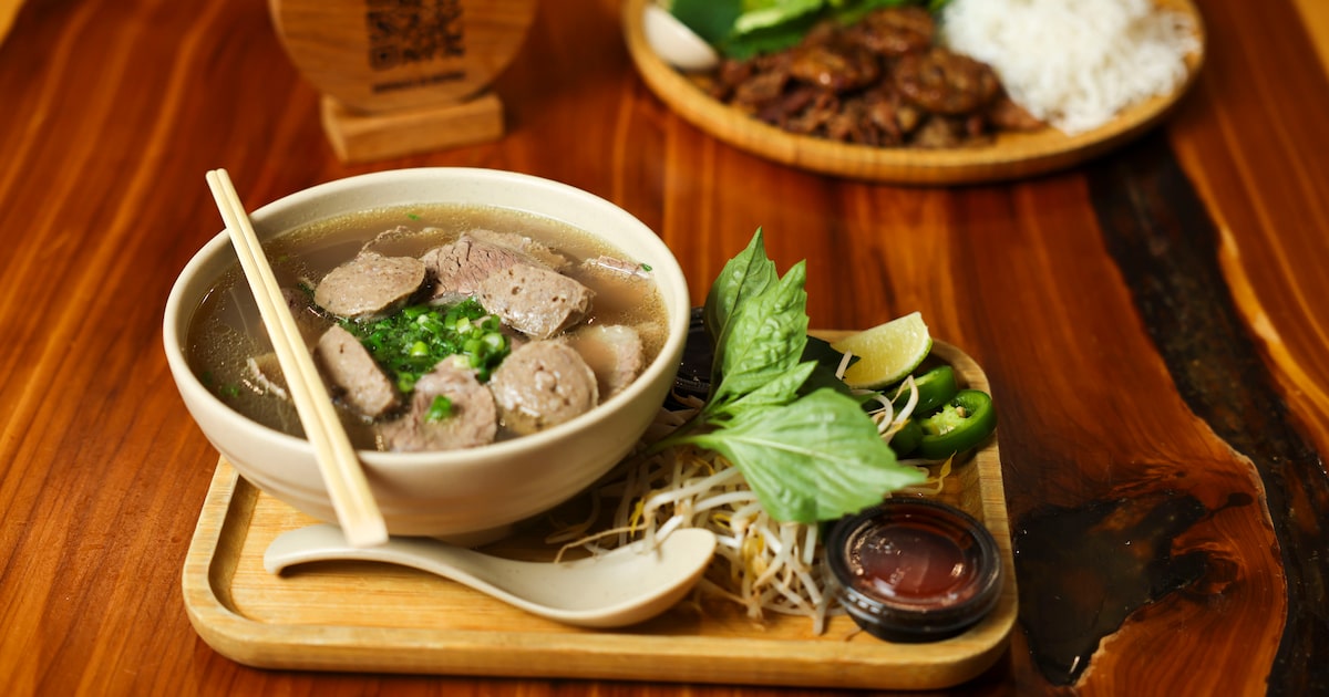 A list of North Texas restaurants and bars open during the winter storm