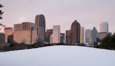 North Texas waits for ice to melt as record-breaking snowfall ends Monday