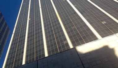 ‘The values aren’t there.’ One of downtown’s most iconic skyscrapers heads to foreclosure