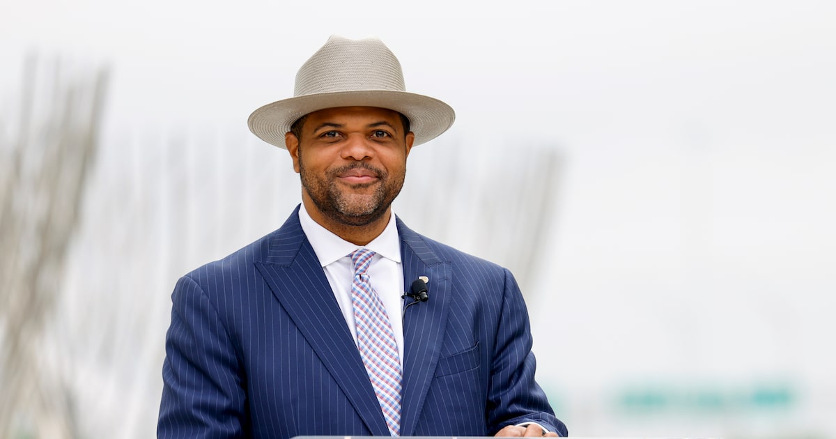 Mayor Eric Johnson predicts a ‘flood’ of finance firms leaving NYC for Dallas