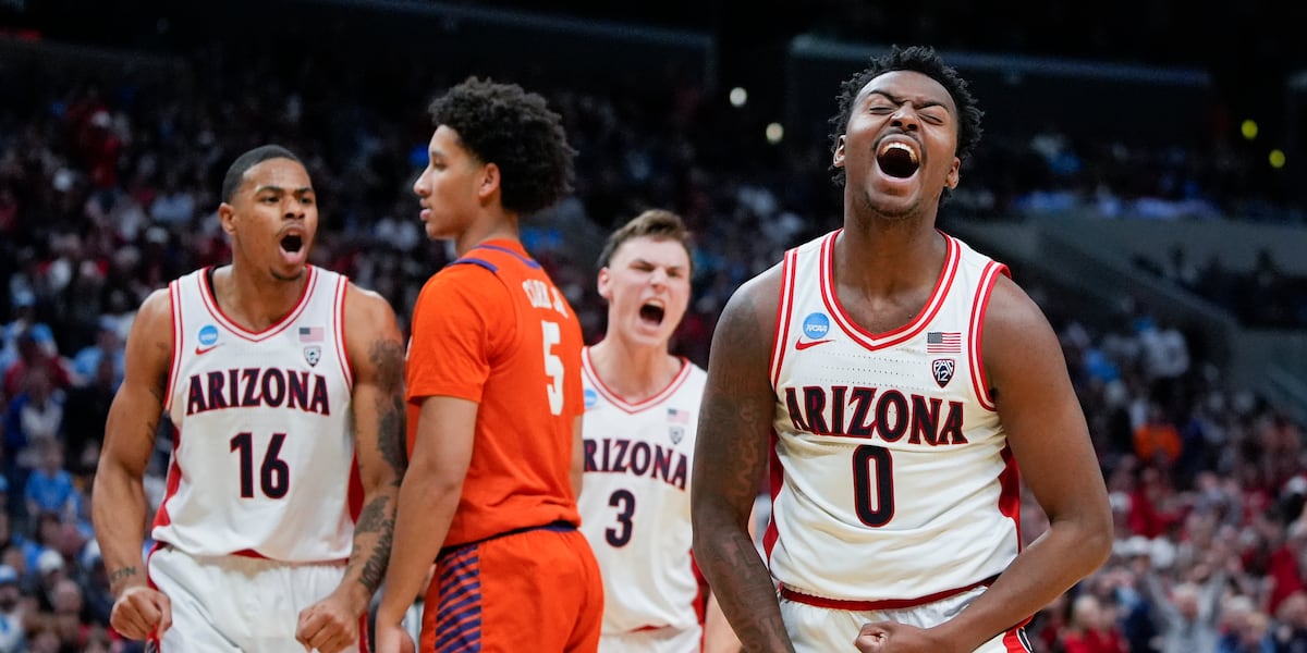 Peat scores 20 as No. 1 Arizona tops TCU
