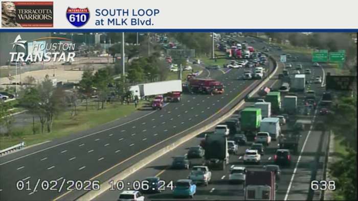 4 vehicles, including 18-wheeler, involved in crash on South Loop at MLK Boulevard