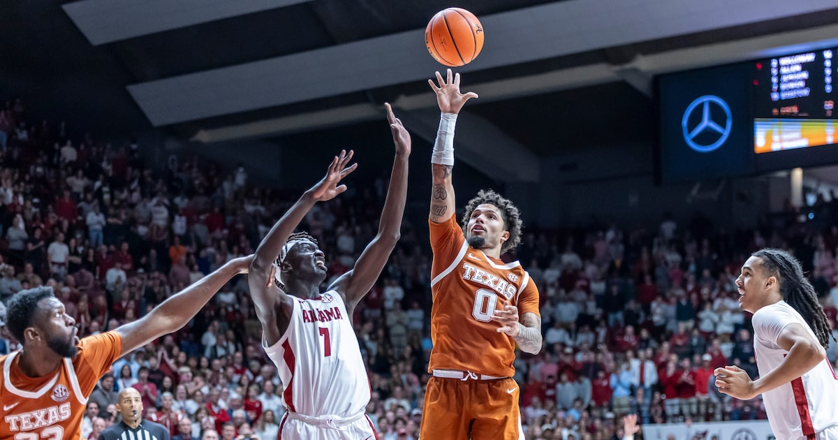 Texas shocks No. 13 Alabama on road, picks up first signature win under Sean Miller