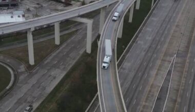 Ice stalls vehicles on Houston flyover ramps, 18-wheelers forced to reverse