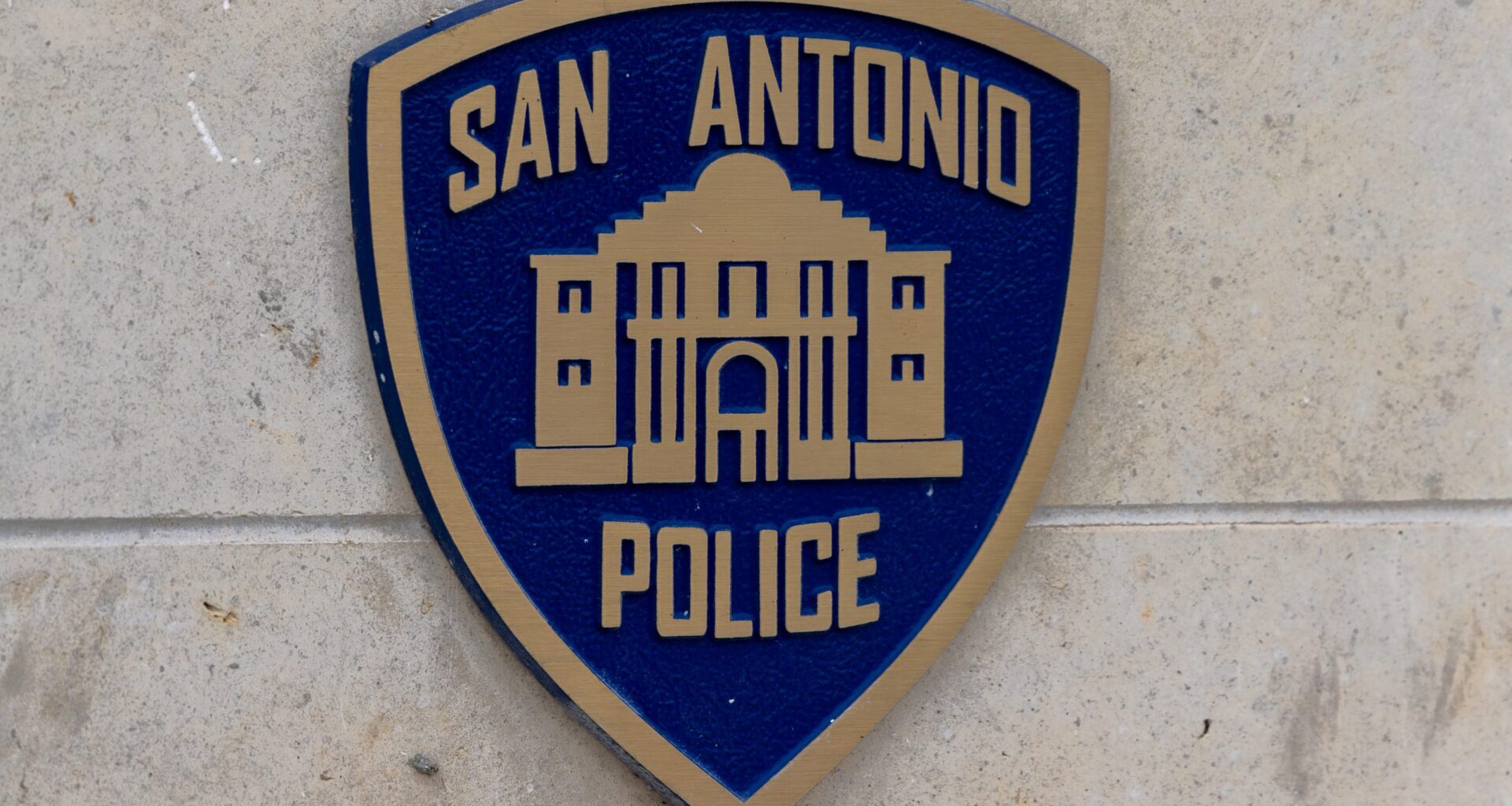 San Antonio police union opens contract negotiations with the city
