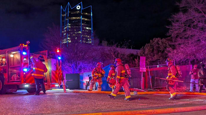 Fire damages vacant building at downtown apartment complex, SAFD says