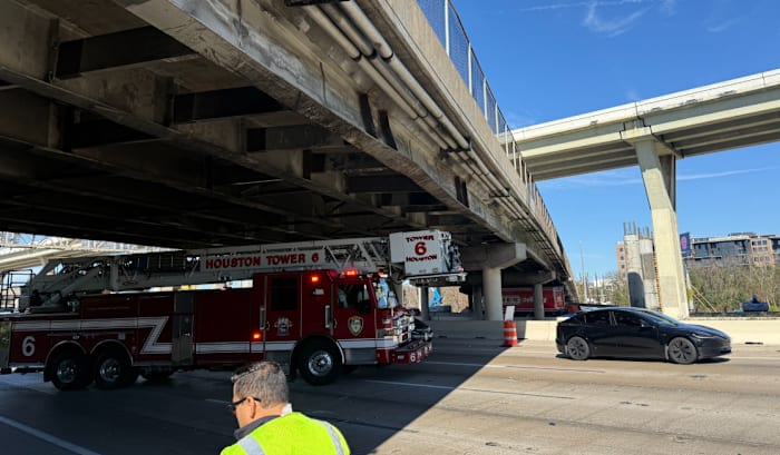 Notorious Houston Avenue bridge struck by oversized truck for first time in 2026