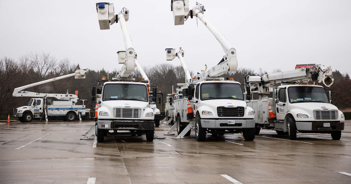 Thousands of North Texans without power, as winter storm blows through Texas