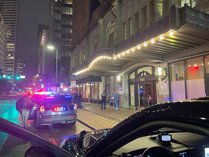Suspect in custody after allegedly spraying pepper spray in building lobby in downtown Houston