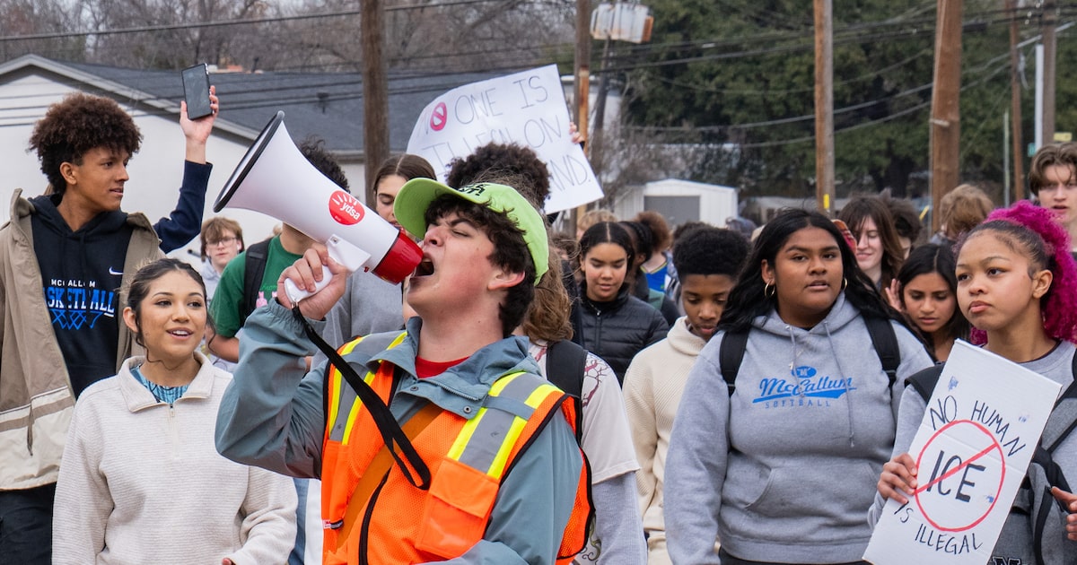 Abbott orders investigation of Austin ISD after students walk out in ICE protest