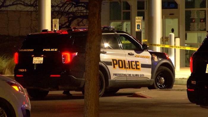 3 people shot, hospitalized after shooting on Highway 90, SAPD says