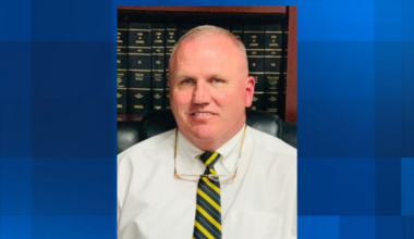 Dallas County Sheriff Mike Granthum announces retirement