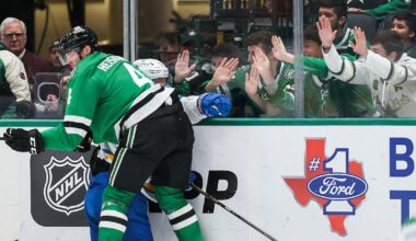 See photos as Stars smash St. Louis for clutch win