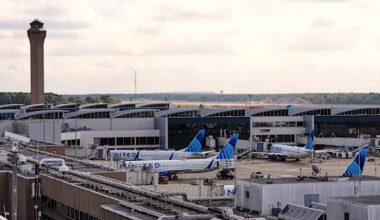 Major airlines issue travel advisories for Houston airports, other cities ahead of weekend winter storm