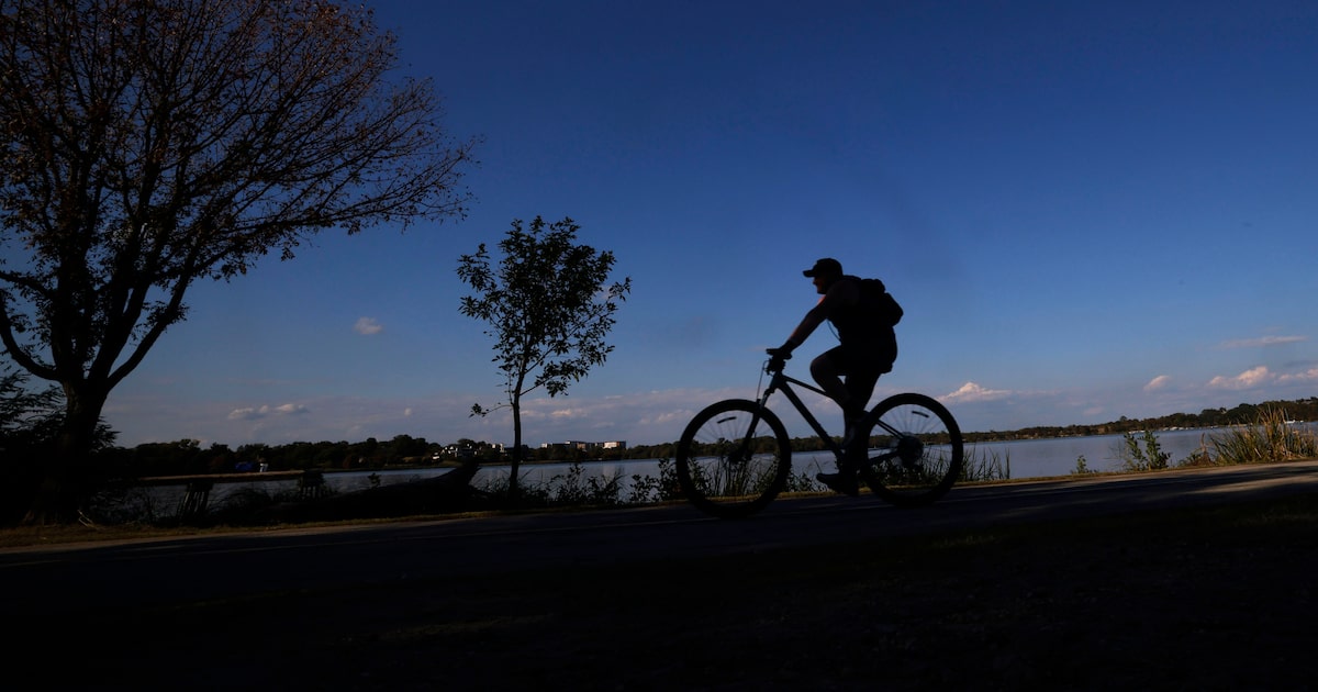 A warm Sunday in North Texas follows a day of some snow flurries. Here’s how cold it is