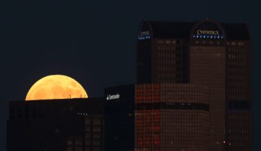 Comerica weighs potential layoffs after shareholders approve Fifth-Third merger