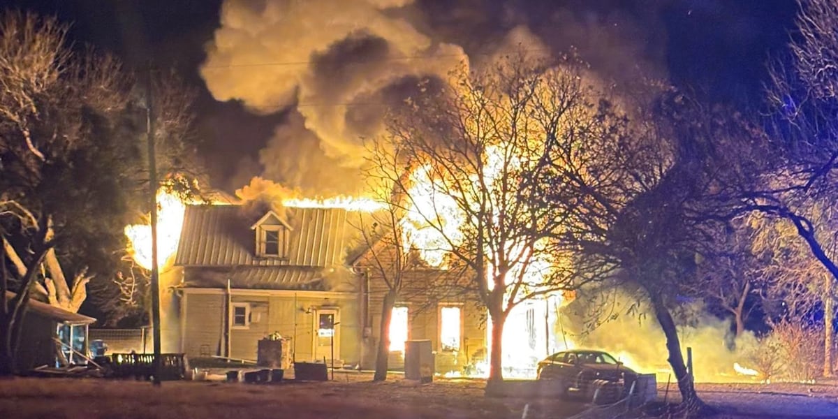 Fire destroys home in Bartlett, Texas