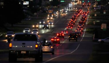 Crash closes stretch of Dallas North Tollway in Plano Monday night