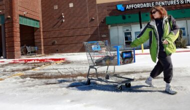 Some Dallas-Fort Worth stores trimming hours amid the ongoing winter deep freeze