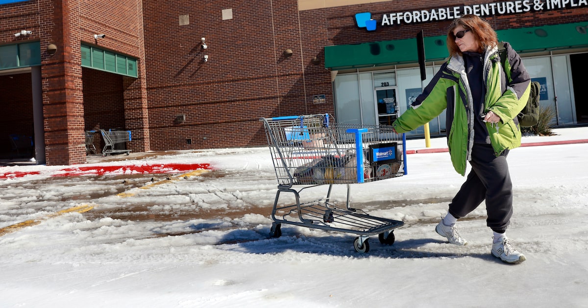Some Dallas-Fort Worth stores trimming hours amid the ongoing winter deep freeze