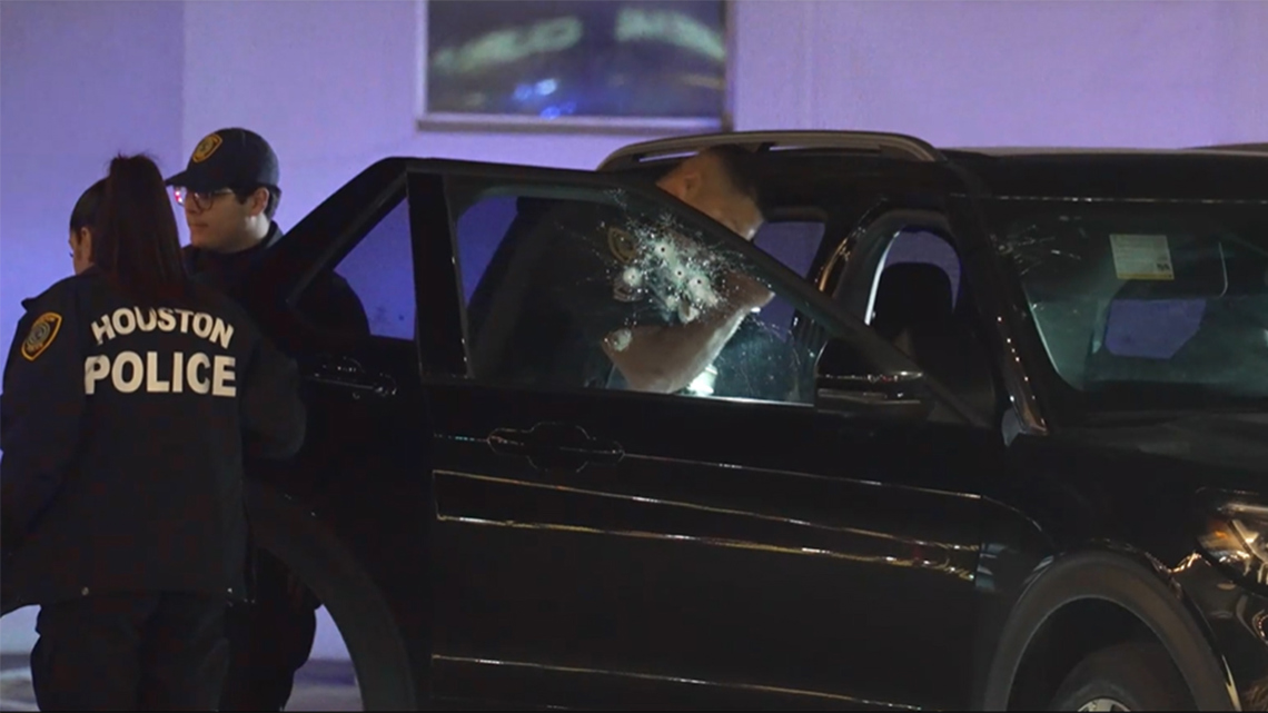 Man shot while driving along West Loop overnight