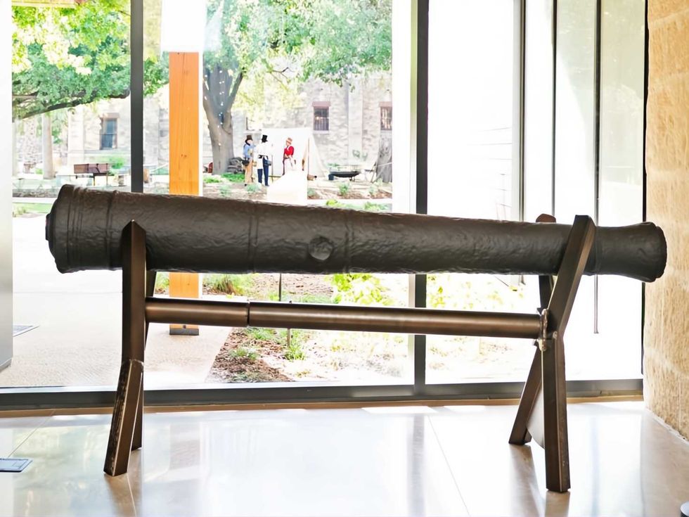Alamo cannon