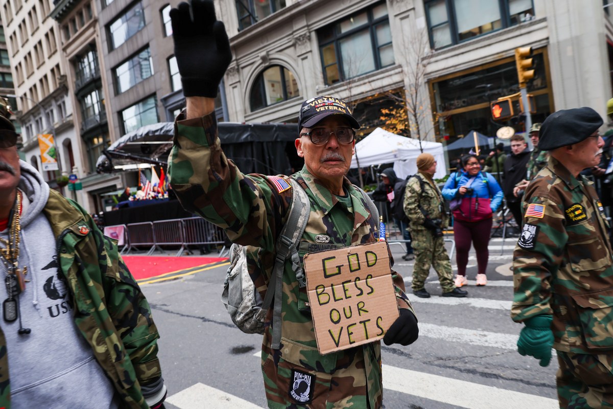 Café In El Paso Helps Veterans Combat Loneliness Together