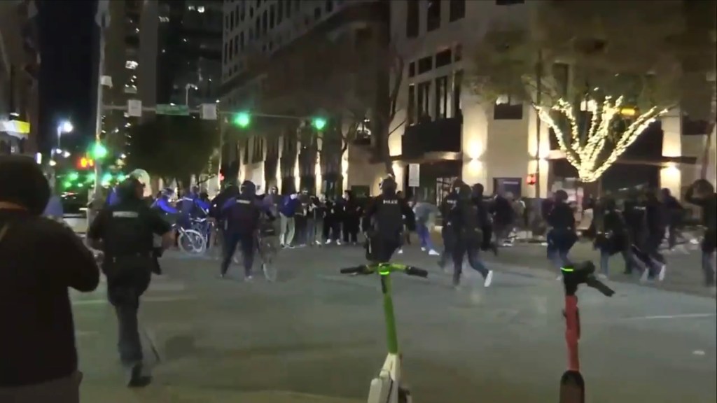 Austin Police charge into crowd of anti-ICE agitators, multiple detained