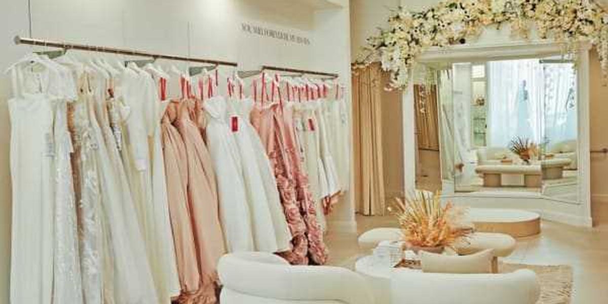 Formal brand Azazie hosts one day discount pop-up in SA