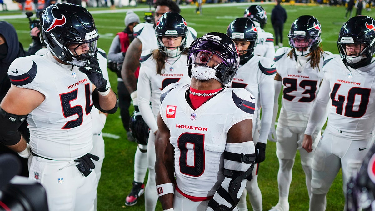 Azeez Al-Shaair pregame