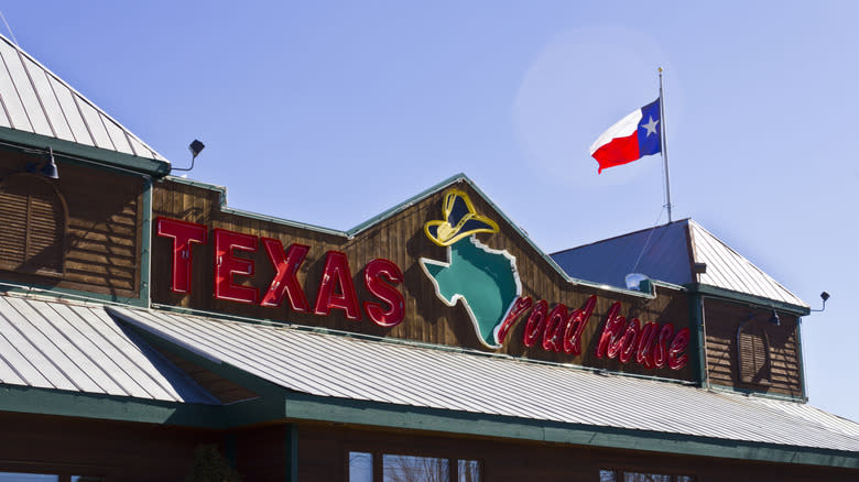 Exterior of a Texas Roadhouse
