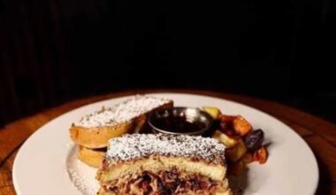 Barrel & Bones fires up BBQ and brunch in N. Richland Hills