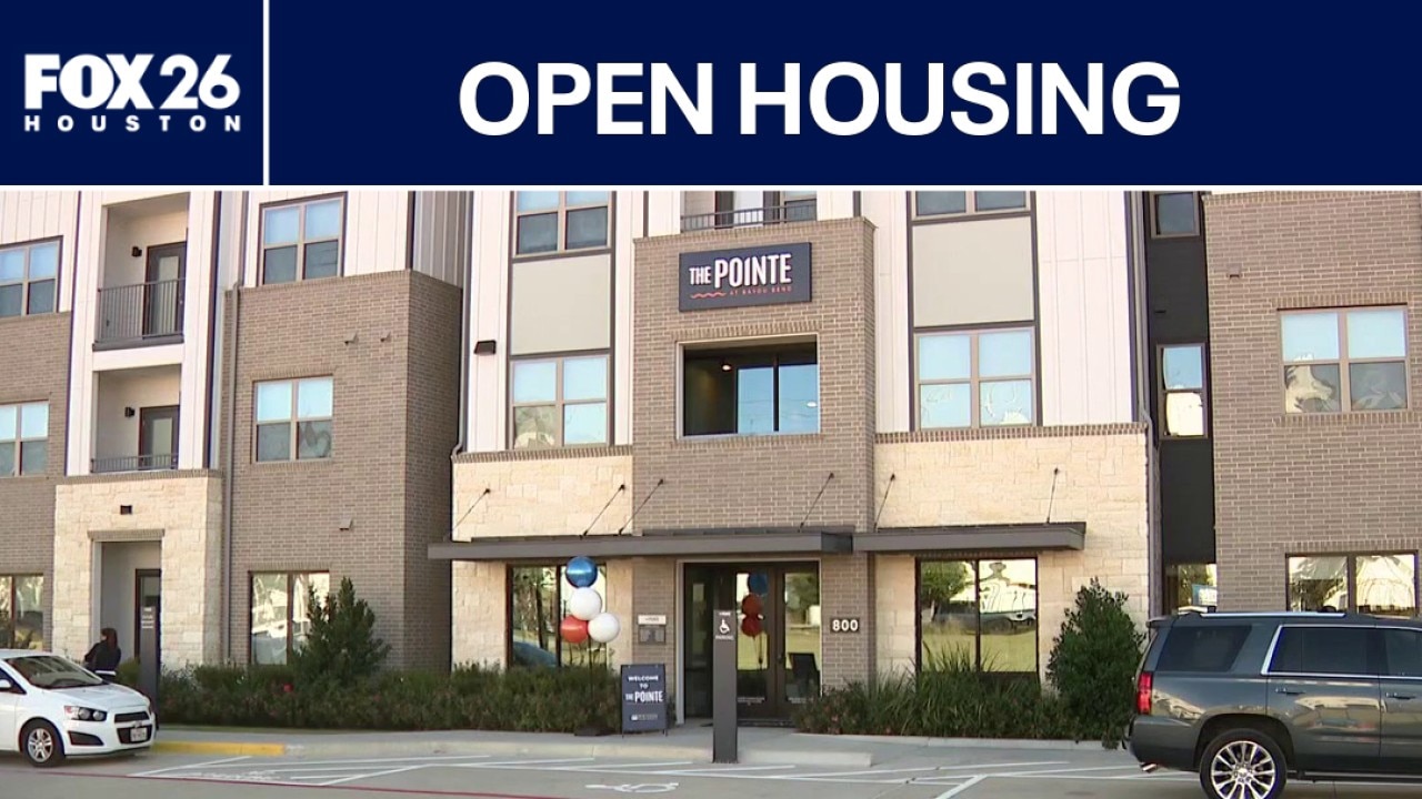 Controversial Houston housing open for applications