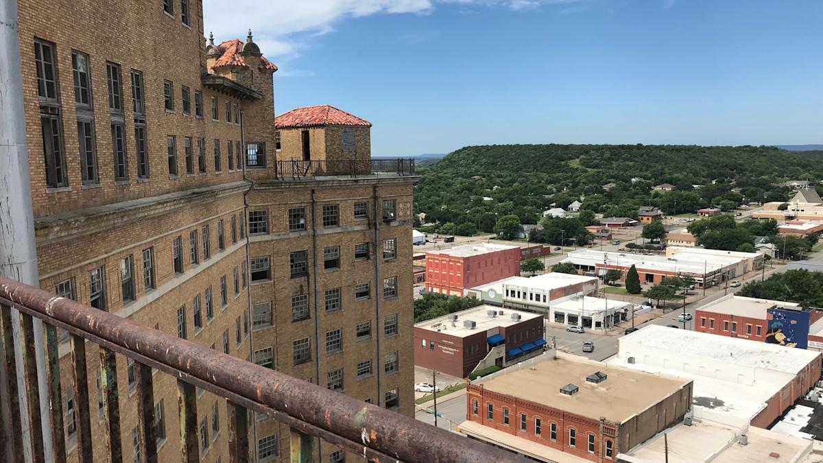 Texas' Once-Thriving Historic Mineral Springs Hotel Is Being Restored To Its Former Glory