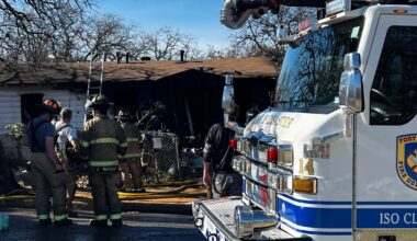 Woman dies, 3 dogs killed in Fort Worth house fire on New Year's Eve, authorities say