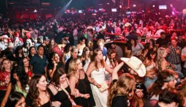 New Texas-sized dance hall and saloon two-steps into Houston mall