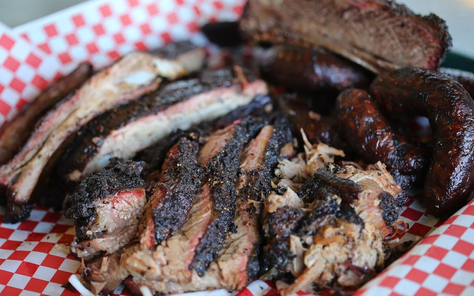 pecan lodge barbecue platter