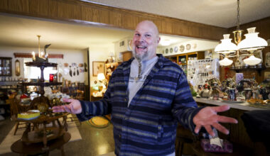 Cat house 'purrrge' brings North Texas residents to Arlington estate sale. Round 2 is coming soon