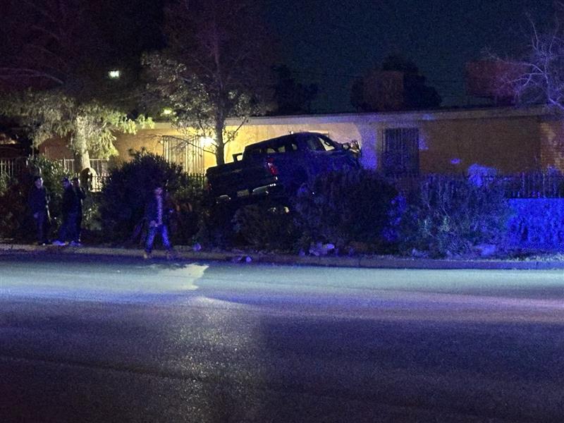 Car crashes into house in Northeast El Paso