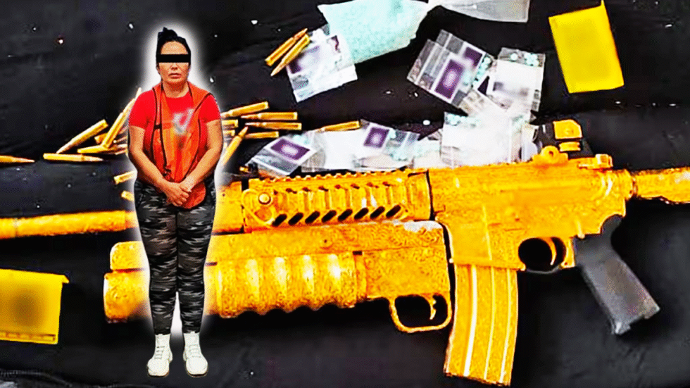 A photography illustration of a gold-plated gun with an arrest picture of María del Rosario Navarro-Sanchez.