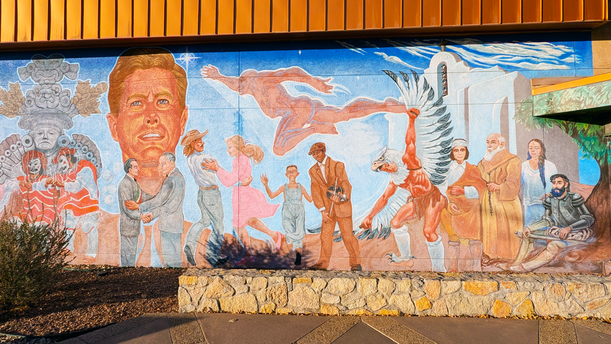 A picture of a portion of the mural at the Chamizal Park.