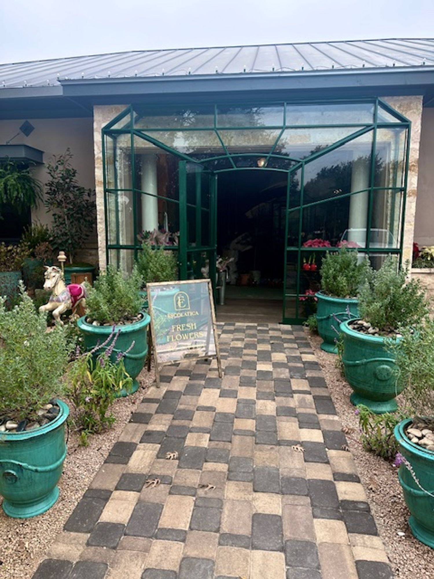 Exterior \u00c9scol\u00e1tica Floral Atelier & Boutique