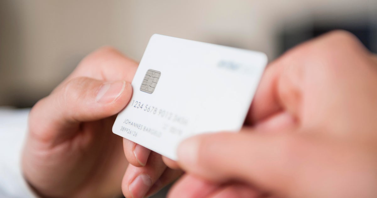 North Texas man arrested for allegedly stealing from customer credit cards at a fast-food restaurant, police say