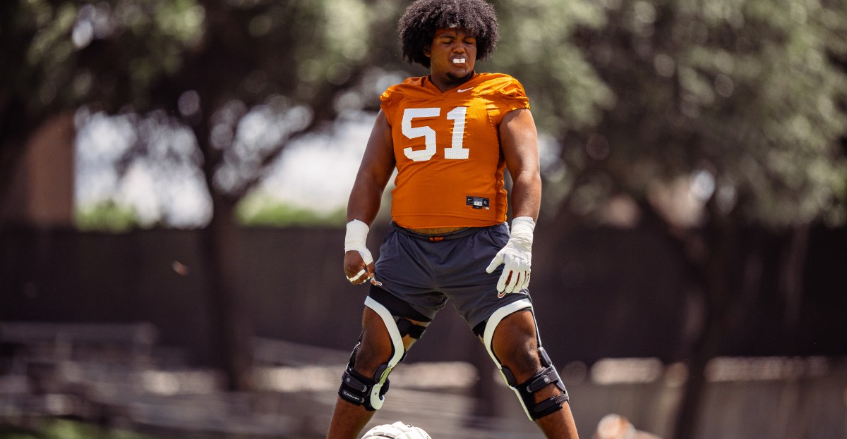 Texas OC Daniel Cruz enters the NCAA transfer portal