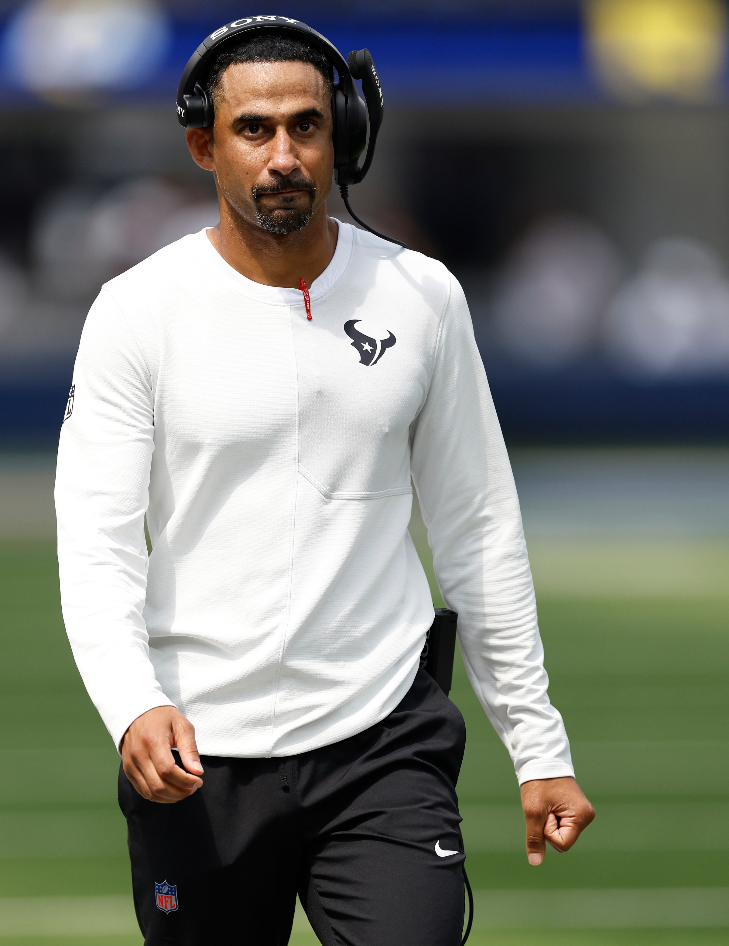 INGLEWOOD, CALIFORNIA - SEPTEMBER 07: Defensive backs coach, Dino Vasso of the the Houston Texans during the NFL 2025 game against the Los Angeles Rams at SoFi Stadium on September 07, 2025 in Inglewood, California. (Photo by Ronald Martinez/Getty Images)