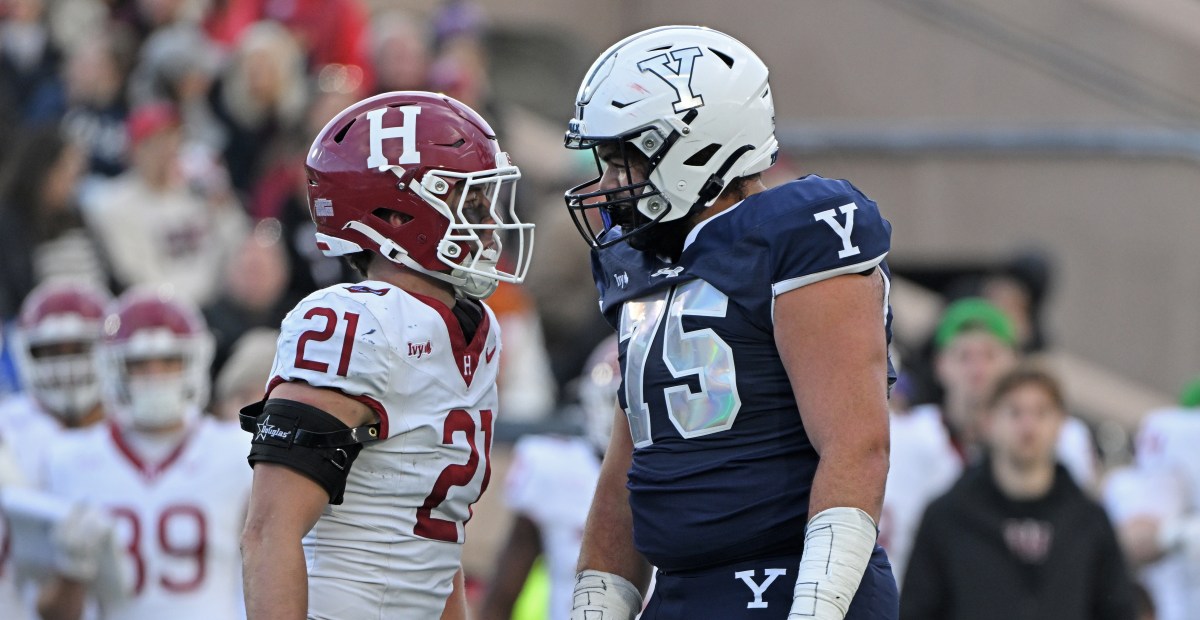 Texas hosting Yale transfer OT Mikey Bennett